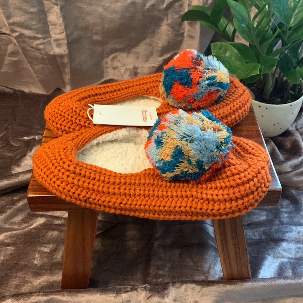 Verloop Pom Knit Slippers - Picture 2 of 4